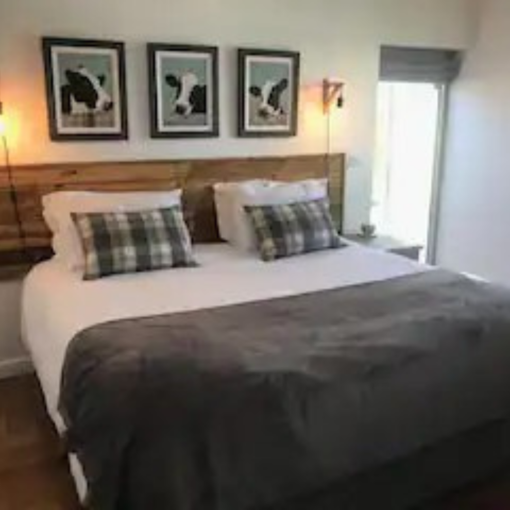 Main Bedroom Superking or 2 singles
